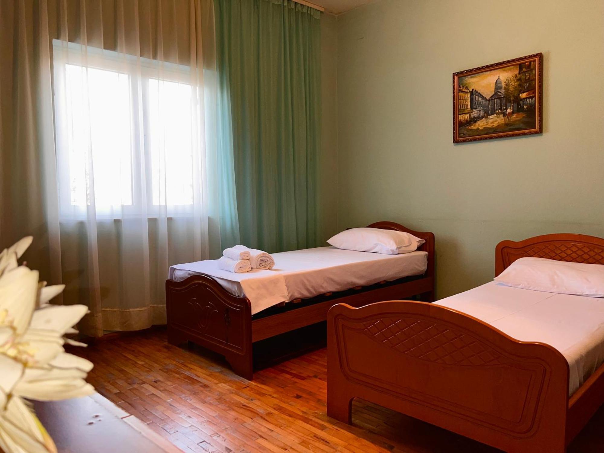 Berat Private Room In Haxhialiu Villa Εξωτερικό φωτογραφία